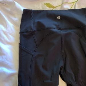 LULULEMON CROPPED LEGGINGS